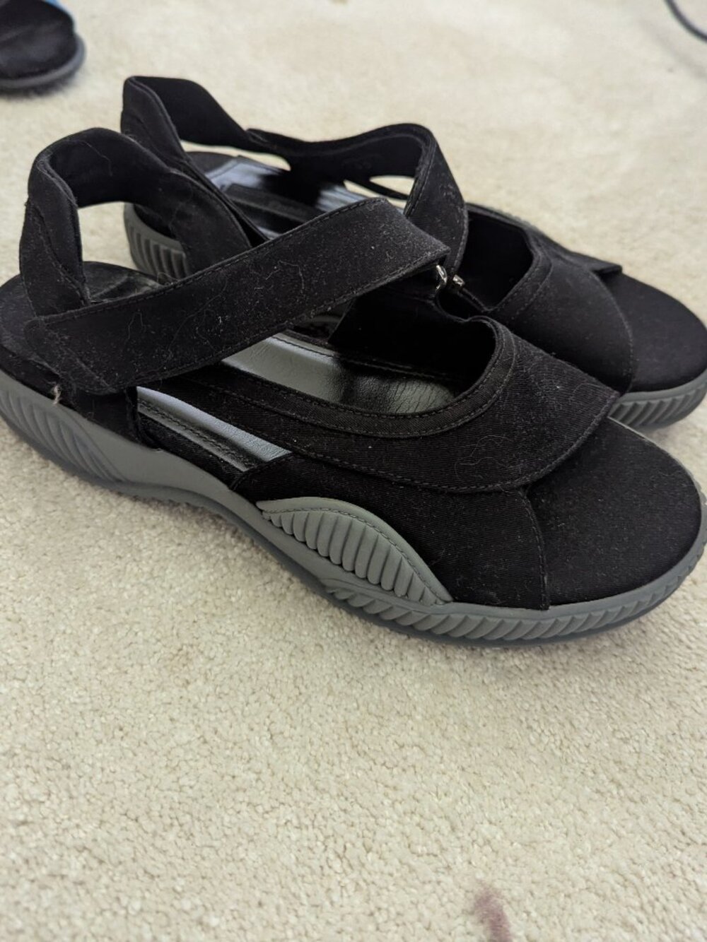 NWOT Prada asymmetric-strap sandals